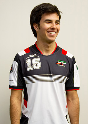 Lanzan colección de ropa de Checo Pérez