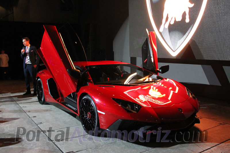 Lamborghini presenta en México el Aventador LP 750-4 SV