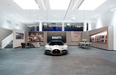 La apertura del nuevo showroom de Bugatti Viena se celebró con la presencia del nuevo Tourbillon. 01041224