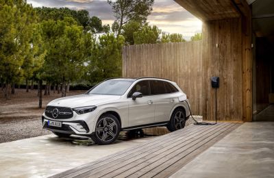 2025 Mercedes-Benz GLC 350e 4MATIC SUV (European model shown) 01171024