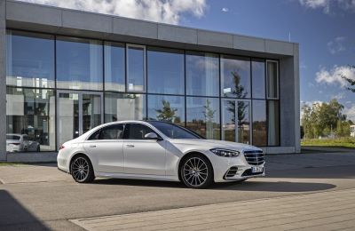 LA NUEVA CLASE S DE MERCEDES-BENZ: UNA VIVENCIA DE LUJO