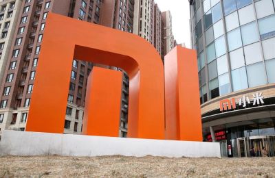 Fotografía de archivo que muestra el logotipo del fabricante chino de teléfonos móviles Xiaomi en la sede de Xiaomi en Pekín, China. EFE/EPA/WU HONG 01030125