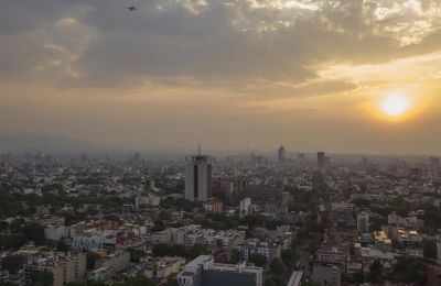 Fotografía que muestra este martes a la Ciudad de México (México).  01 040522