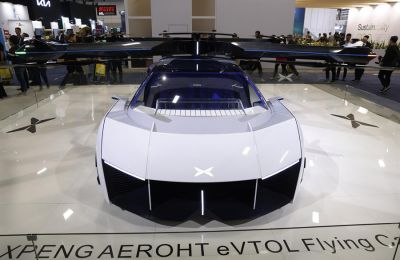 Automóvil volador eléctrico de despegue y aterrizaje vertical (eVTOL) AeroHT de Xpeng Inc. EFE/EPA/CAROLINE BREHMAN 01 110124