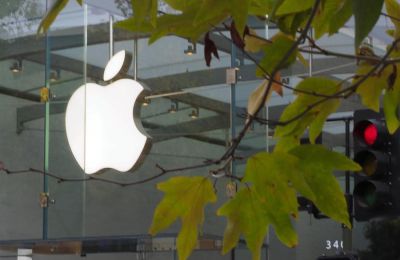 Vista de un logotipo de Apple en su tienda. EFE/John G. Mabanglo 01 050424