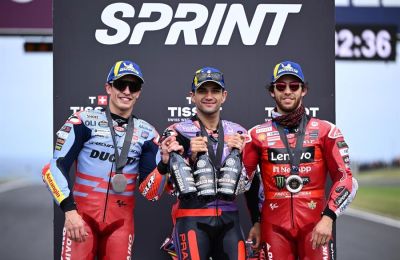 (Izq-dch) Marc Marquez, segundo clasificado, Jorge Martín, ganador, y Enea Bastianini, tercero, tras la carrera sprint del Gran Premio de Australia de MotoGP. EFE/EPA/JOEL CARRETT AUSTRALIA AND NEW ZEALAND OUT 01191024