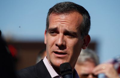 El alcalde de Los Ángeles, Eric Garcetti.