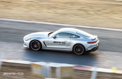 Mercedes-Benz USA anuncia el programa AMG Experience 2025 On Track 01220125