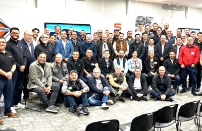 Visitan clientes de International Motors México planta de Huntsville 01051224