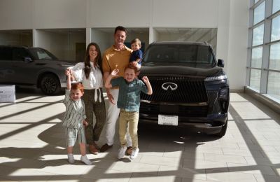 Saliendo a la carretera con estilo: los clientes de INFINITI reciben el nuevo QX80 2025