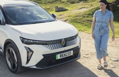 Renault y She's Electric se asocian para informar y empoderar a las mujeres para que pasen a la conducción eléctrica 01 200624