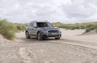 MINI celebra 65 años con la llegada del Countryman SE ALL4 2025 a Estados Unidos 01 270824