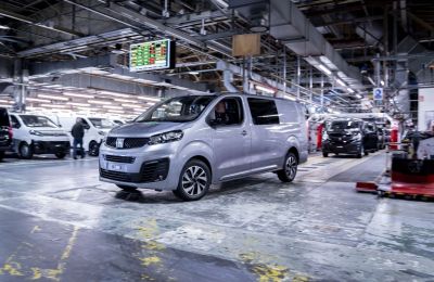 FIAT Professional Scudo sale de la línea en la planta de Luton 01 210922