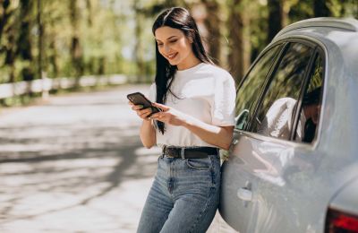 Mujeres Autos E-commerce 01 300322